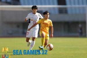 Đội tuyển nữ Việt Nam (áo vàng) thua 0-2 Cerezo Osaka chiều 22/4. Ảnh: VFF