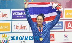 Jenjira Srisaard giành HC vàng bơi đầu tiên cho Thái Lan ở nội dung 50m ếch. Ảnh: Hiếu Lương