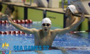 Thanh Bảo vui mừng sau khi lập kỷ lục SEA Games nội dung 100m ếch nam. Ảnh: Hiếu Lương