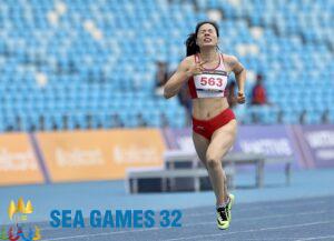 Nguyễn Thị Huyền không đạt kết quả như mong đợi ở nội dung chạy 400m nữ. Ảnh: Lâm Thoả